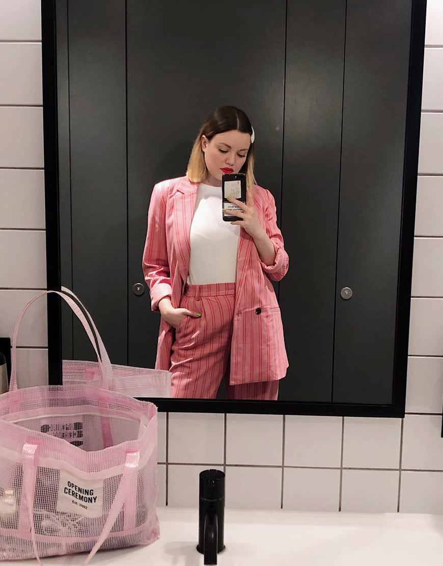 ASOS Lotte porte un ensemble rose à rayures