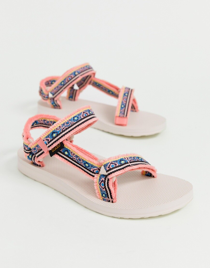 10 Style Of Flat Sandals Women Need To Have - Theunstitchd Women's Fashion  Blog