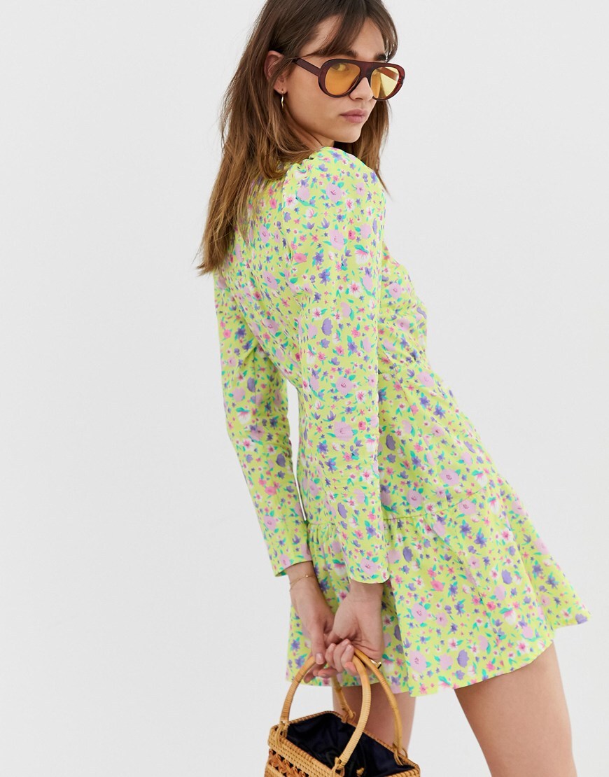 Reclaimed Vintage - Inspired - Robe à imprimé petites fleurs avec volants et manches bouffantes
