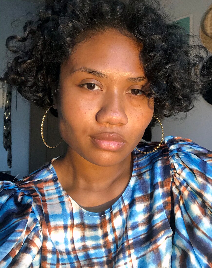 Ebony before trying Charlotte Tilbury