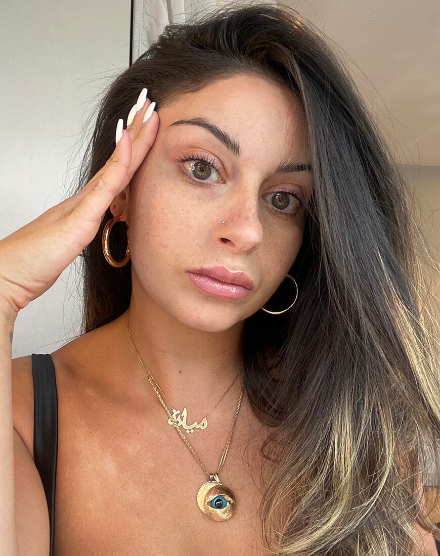 Mayada before creating her Charlotte Tilbury look