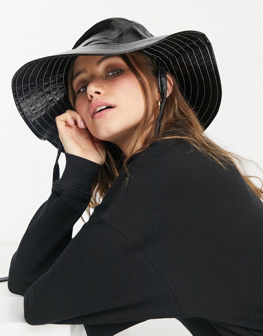 Pieces leather look bucket hat with ties in black
