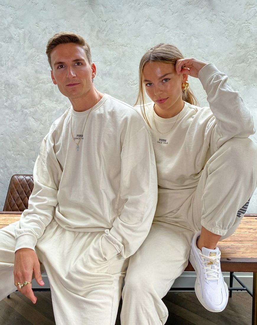 Matching store jogging set