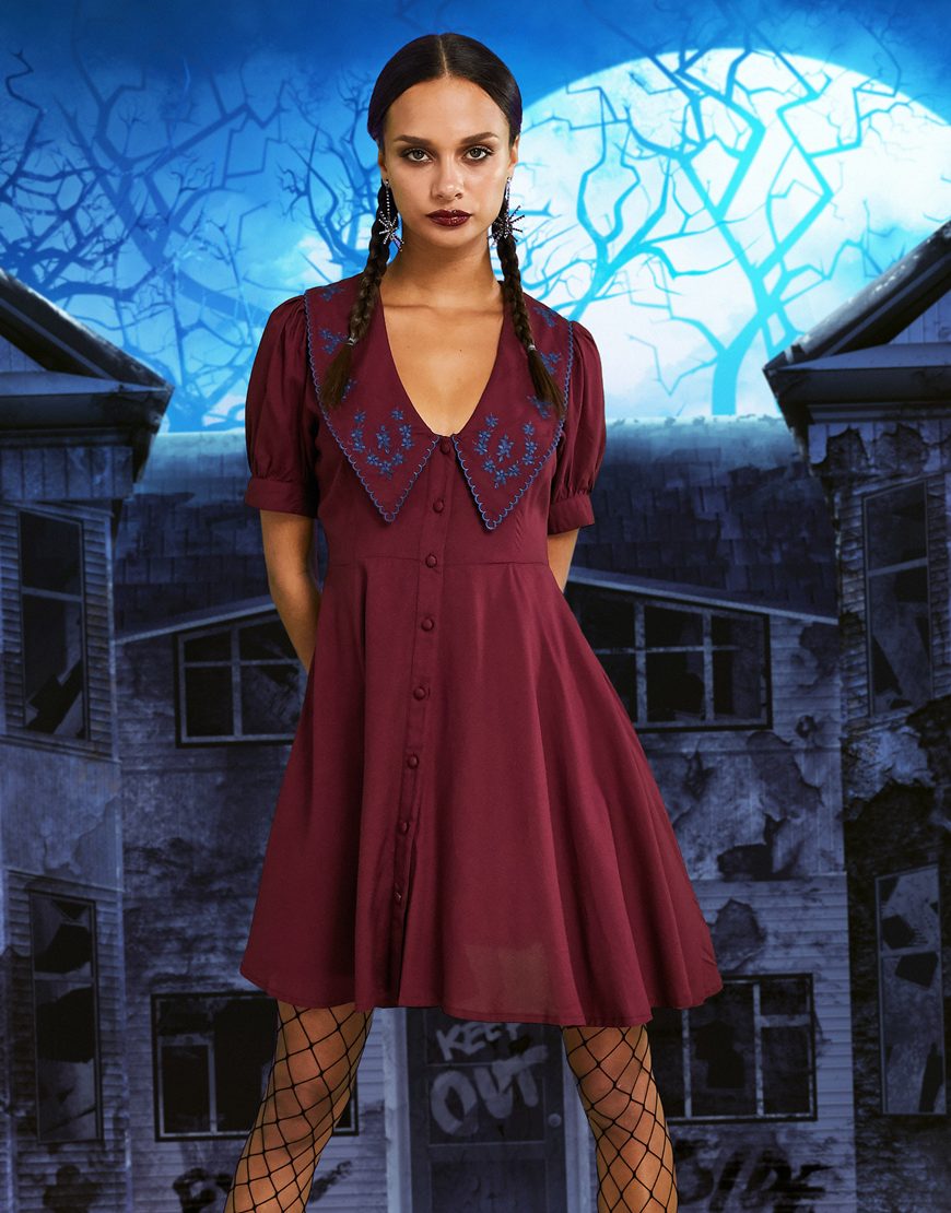 Red Halloween dress with collar
