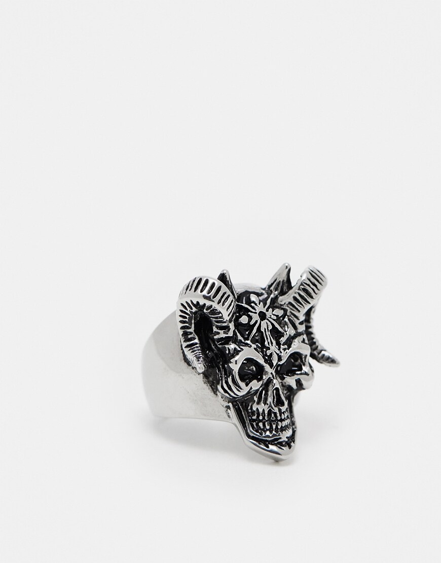 skull ring
