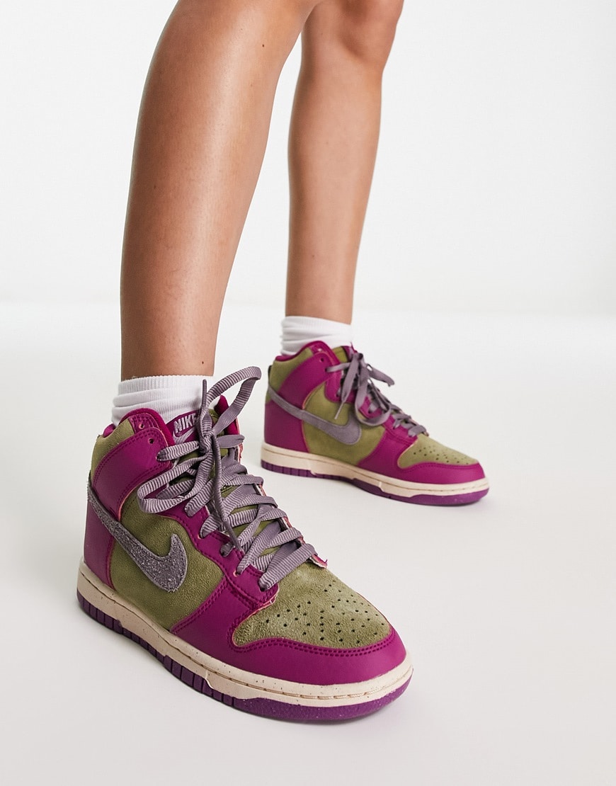 Model wearing Nike Dunk trainers | ASOS Style Feed