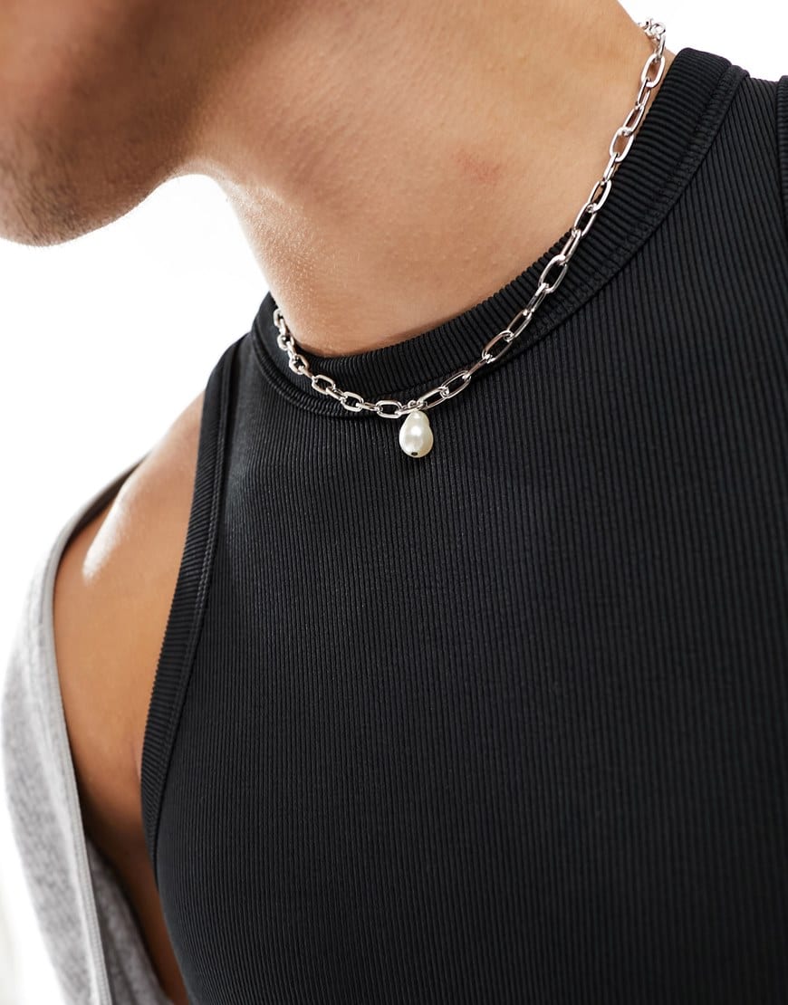 Icon Brand de la perla oval pendant necklace in silver | ASOS Style Feed