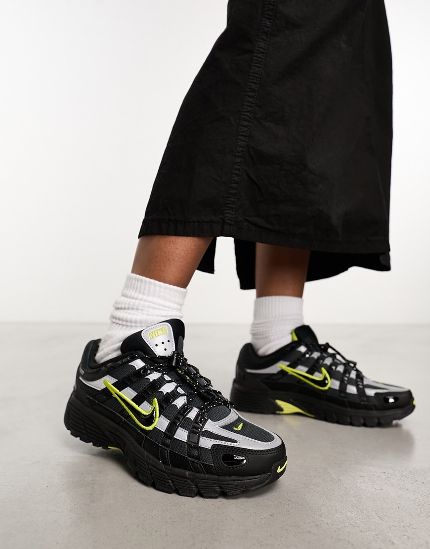 Nike trainers black