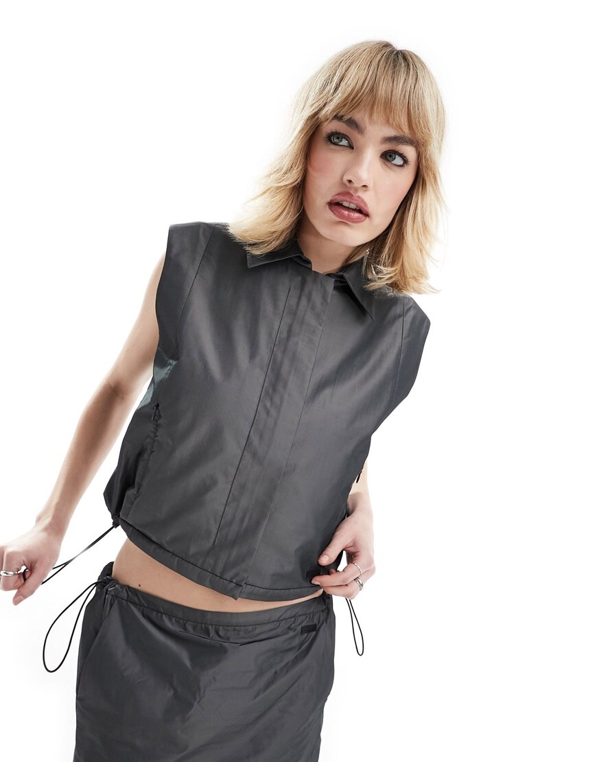 Drawstring grey waistcoat