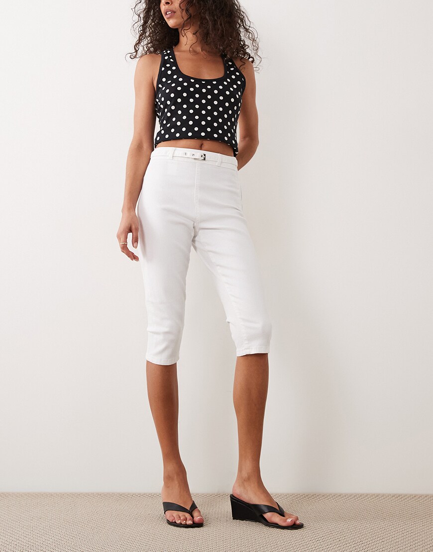 model wearing capri jeans in white | ASOS Style Feed
