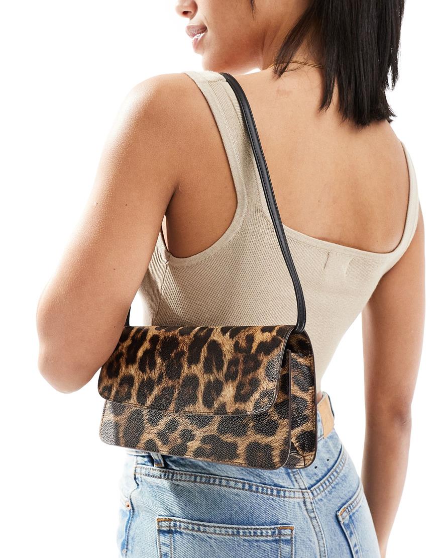 Leopard-print shoulder bag