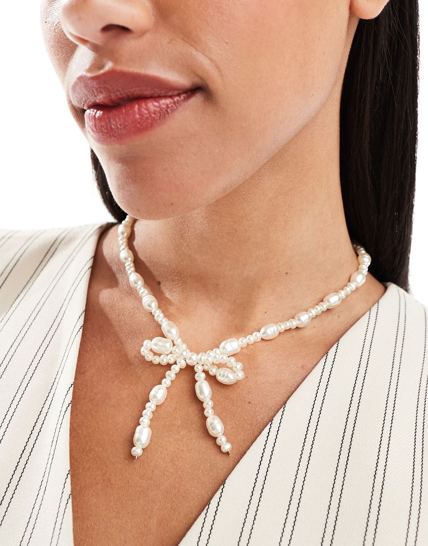 Faux-pearl bow necklace