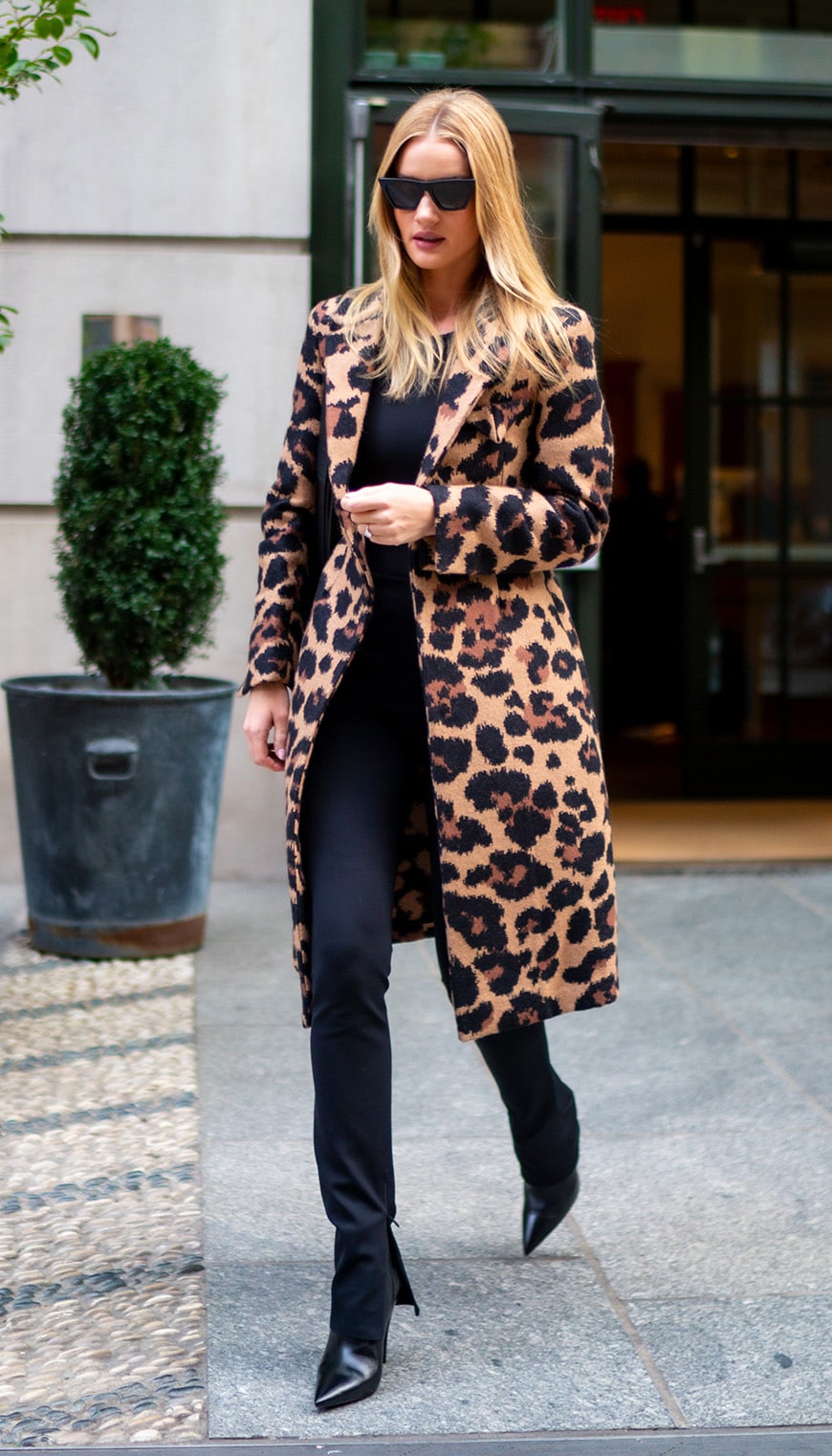 Rosie Huntington Whiteley in Skinny Jeans | ASOS Style Feed