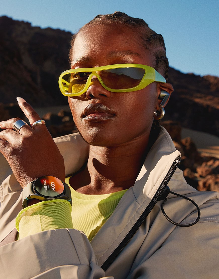 Model wearing Samsung tech | ASOS Style Feed