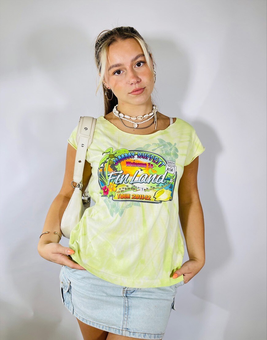 Model wearing yellow tie-dye t-shirt