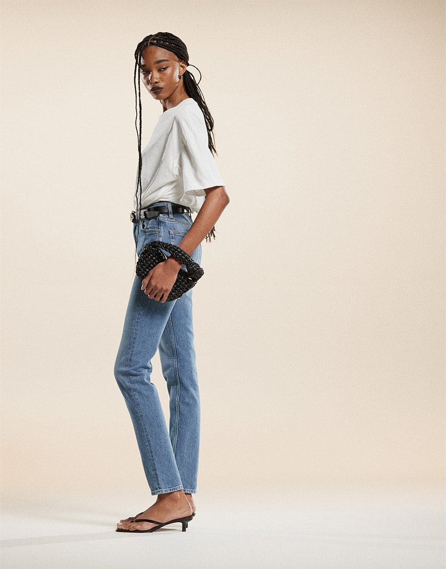Model wearing skinny jeans