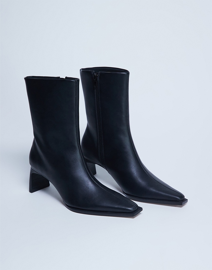 Black block-heeled boots