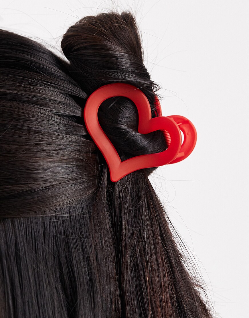 Red heart-shaped hair clip