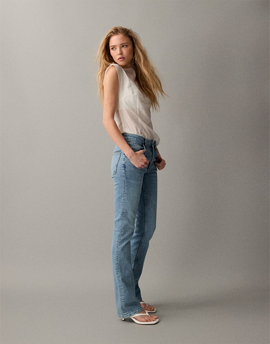 Woman wearing slim jeans