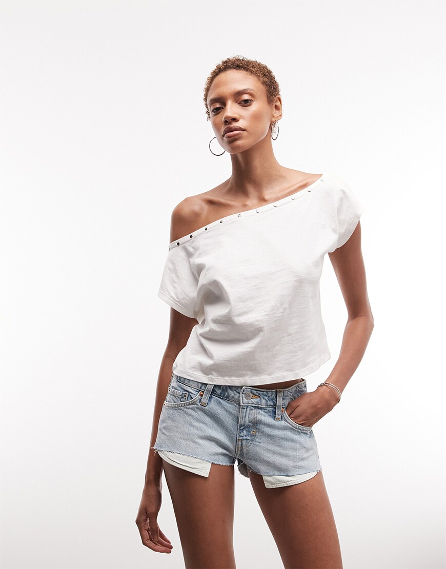 Woman wearing a top and shorts
